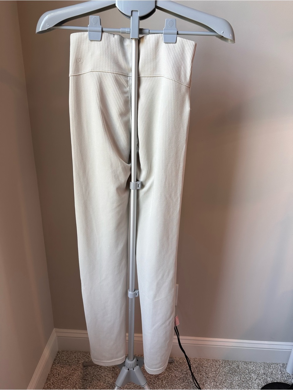 Lululemon Ribbed Softstreme Flared Pants Bone Off White Size 4 Tall 35" Inseam - Picture 6 of 11